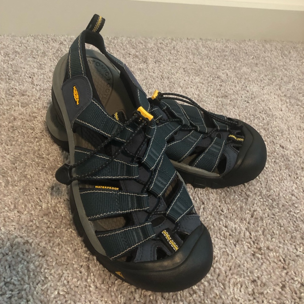 Keen Men’s Newport H2 Walking Shoes
